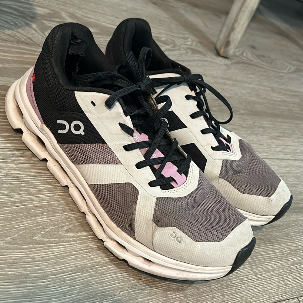 ON RUNNING CLOUDRUNNER SNEAKERS